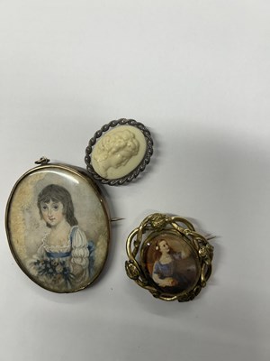 Lot 140 - Group of three various brooches, one of swivel...