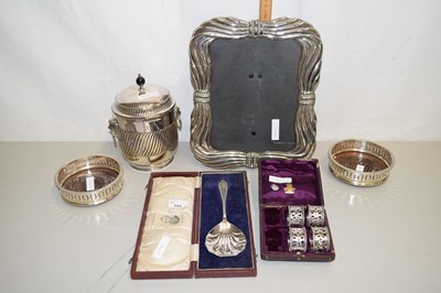 Lot 153 - Mixed Lot: Various silver plated wares to...