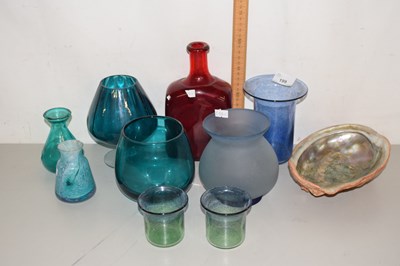 Lot 199 - Mixed Lot: Various glass vases and other items