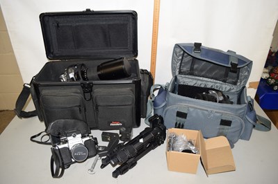 Lot 207 - A Canon AE-1 camera with lenses and...