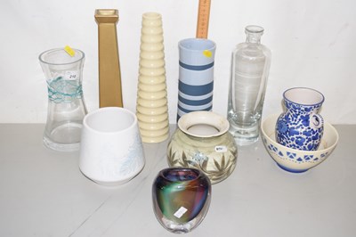 Lot 210 - Mixed Lot: Various assorted vases, small...