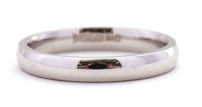 Lot 231 - An 18ct white gold wedding band, 3mm wide,...