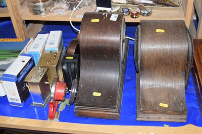 Lot 515 - Mixed Lot: Mantel and bedside clocks to...