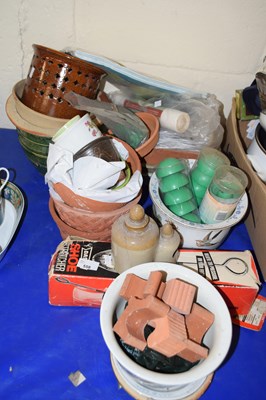Lot 558 - Mixed Lot: Various plant pots, pot stands and...