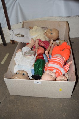 Lot 562 - Box of dolls