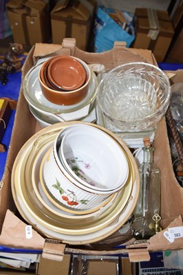Lot 583 - Box of various kitchen mixing bowls and other...