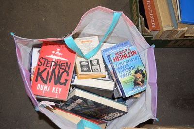 Lot 618 - A bag of various assorted books