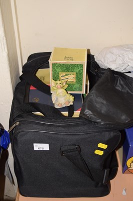 Lot 675 - A collection of pocket dragons models