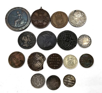 Lot 205 - Small Quantity of mixed coinage to include...