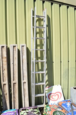 Lot 406 - An aluminium ladder