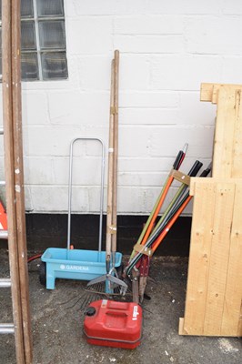 Lot 380 - Mixed Lot: Various garden tools to include...