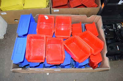 Lot 822 - BOX OF BLUE AND RED PLASTIC WORKSHOP STORAGE...