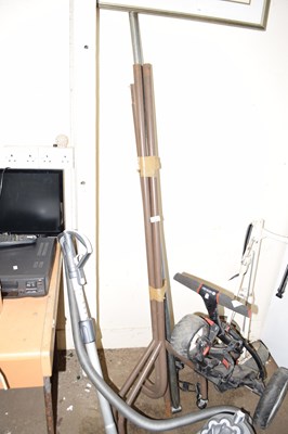 Lot 727 - Clothes rail