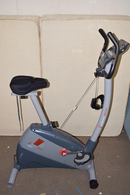 Lot 735 - Sportstech exercise bike