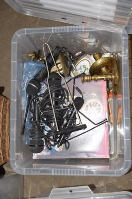 Lot 760 - Box containing various clearance items...
