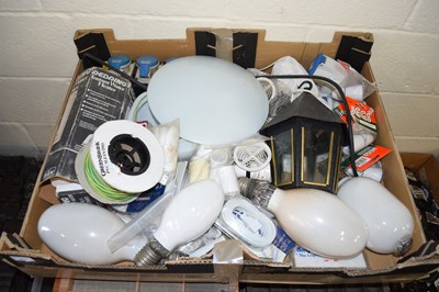 Lot 833 - LARGE BOX OF LIGHT BULBS