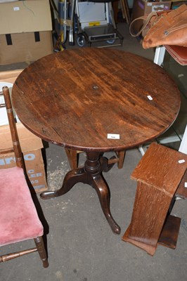 Lot 786 - Oak tripod table