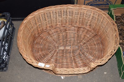 Lot 789 - Dog basket