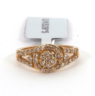 Lot 179 - A 9ct diamond ring, set with Argyle Diamond...