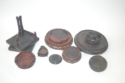 Lot 313 - Box containing a quantity of Chinese carved...