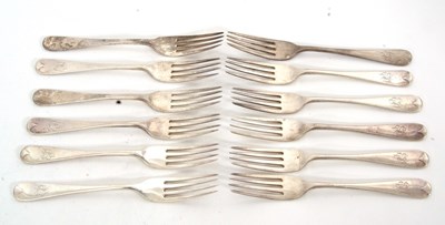 Lot 72 - A set of twelve George V silver dessert forks,...