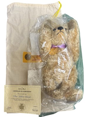 Lot 446 - A sealed  Steiff / Danbury Mint 2003 teddy...