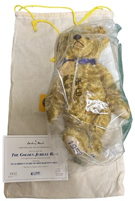 Lot 447 - A sealed Steiff / Danbury Mint Golden Jubilee...