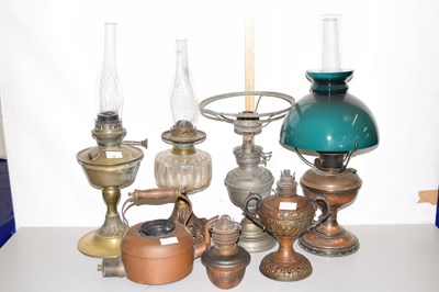 Lot 12 - Mixed Lot: Six oil lamps and a copper kettle