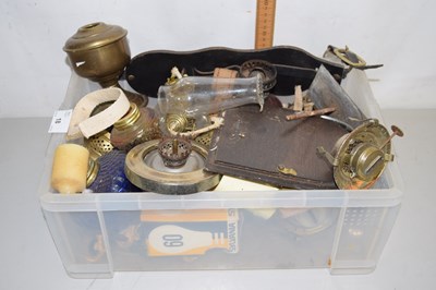 Lot 18 - Box of various oil lamp parts