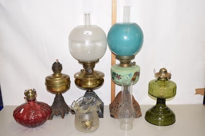 Lot 23 - Selection of five various oil lamps