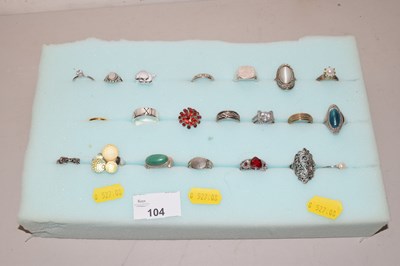 Lot 104 - A collection of costume jewellery rings