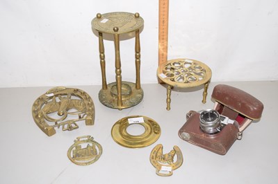 Lot 129 - Range of various brass wares to include horse...