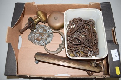 Lot 174 - Box of mixed items to include lions head door...