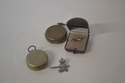 Lot 473 - Small box containing a Singers patent style...