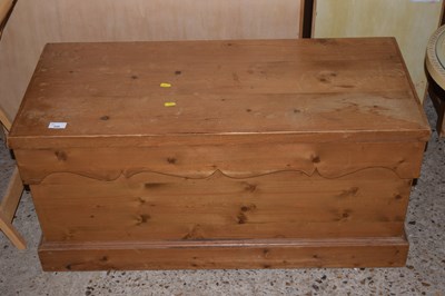 Lot 259 - 20th Century pine blanket box
