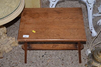 Lot 261 - Small oak coffee table