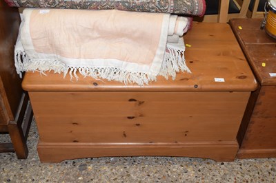 Lot 318 - Modern pine blanket box