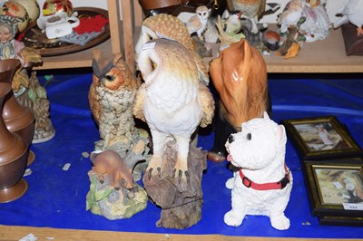 Lot 521 - Quantity of figurines including owls