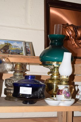 Lot 573 - Small oil lamps (a/f)