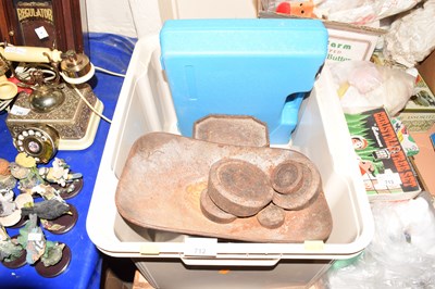 Lot 712 - Kitchen scales and weights (a/f) together with...