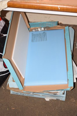 Lot 725 - Quantity of bathroom furniture
