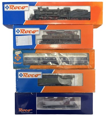 Lot 194 - A collection of boxed Roco 00 gauge rolling stock