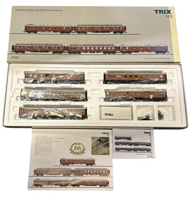 Lot 20 - A boxed Trix H0 gauge Orient Express Set,...