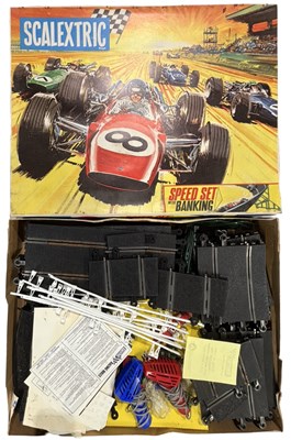 Lot 517 - A Scalextric 11E racing set (unchecked for...