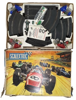 Lot 516 - A Scalextric 80E Grand Prix racing set...