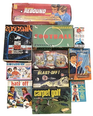 Lot 436 - A large collection of vintage board games, to...
