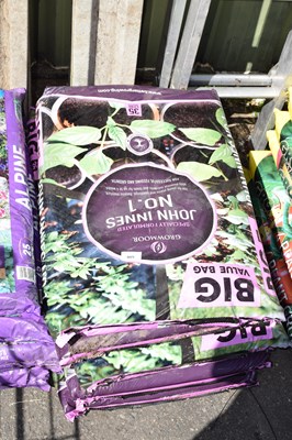 Lot 405 - Five bags of big value bag grow more specially...