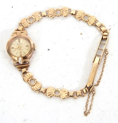 Lot 295 - A 9ct gold Accurist ladies watch, manually...
