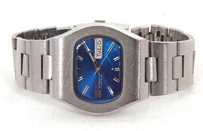 Lot 319 - A Seiko DX automatic gents watch reference...