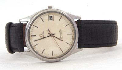 Lot 323 - A stainless steel Omega Seamaster with quartz...